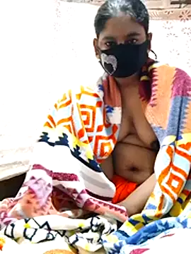 Snapshot of Hot_Sweeti chatting on February 5, 2026, 10:38 pm Hot Sweeti online show from February 5, 2026, 10:38 pm