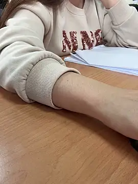 Snapshot of Donna9696 chatting on February 7, 2026, 1:57 am Donna9696 online show from February 7, 2026, 1:57 am