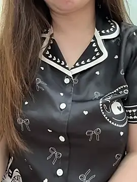 Snapshot of Donna9696 chatting on April 2, 2026, 2:02 pm Donna9696 online show from April 2, 2026, 2:02 pm