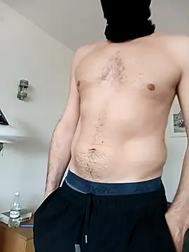 Snapshot of maskedhunk chatting on February 28, 2026, 9:42 am maskedhunk online show from February 28, 2026, 9:42 am