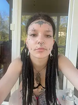 Snapshot of demonLamia chatting on April 30, 2026, 5:09 pm demonLamia online show from April 30, 2026, 5:09 pm