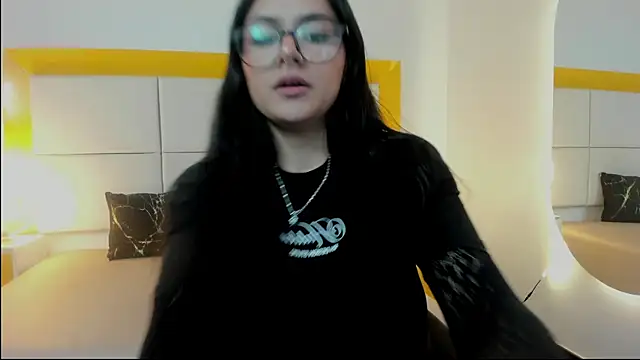 Snapshot of NiccolleHall chatting on February 20, 2026, 1:35 pm NiccolleHall online show from February 20, 2026, 1:35 pm