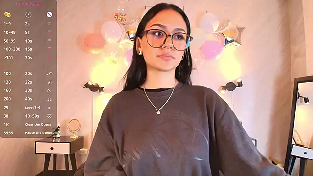 Snapshot of NiccolleHall chatting on February 19, 2026, 1:41 pm NiccolleHall online show from February 19, 2026, 1:41 pm