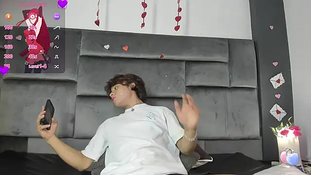 Snapshot of Liam_Grant chatting on February 21, 2026, 6:32 pm Liam Grant online show from February 21, 2026, 6:32 pm