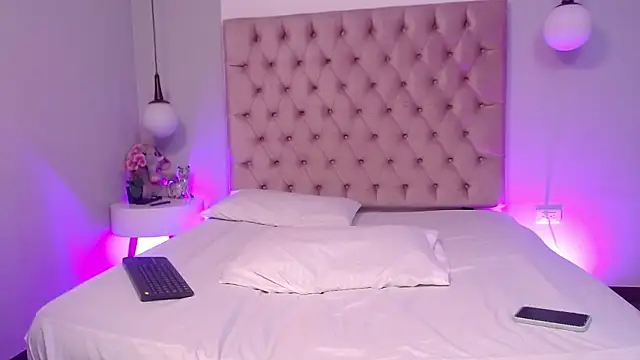 Snapshot of Kiri_Black_ chatting on February 7, 2026, 4:09 am Kiri Black online show from February 7, 2026, 4:09 am