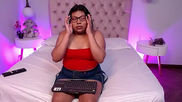 Snapshot of Kiri_Black_ chatting on January 17, 2026, 3:21 am Kiri Black online show from January 17, 2026, 3:21 am