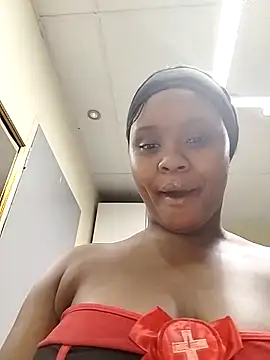 LUNAARXO1 online show from March 18, 2026, 2:26 am