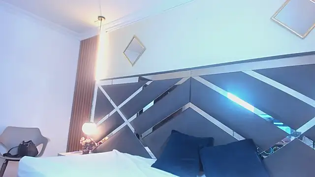 Snapshot of Ambarross_ chatting on February 27, 2026, 2:06 pm Ambarross online show from February 27, 2026, 2:06 pm