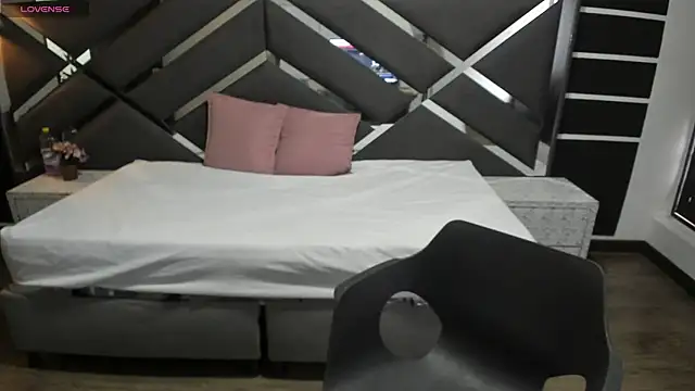 Snapshot of Ambarross_ chatting on January 16, 2026, 12:09 pm Ambarross online show from January 16, 2026, 12:09 pm