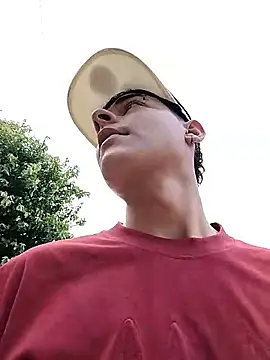 Snapshot of attractive-sexx chatting on March 13, 2026, 9:20 pm attractive-sexx online show from March 13, 2026, 9:20 pm