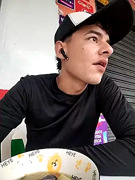 Snapshot of attractive-sexx chatting on April 2, 2026, 5:19 pm attractive-sexx online show from April 2, 2026, 5:19 pm