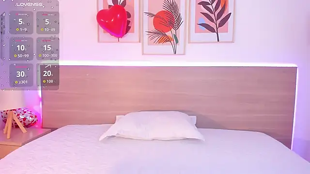 Snapshot of _Caamilaa_ chatting on February 18, 2026, 5:42 pm Caamilaa online show from February 18, 2026, 5:42 pm