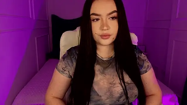 tinafox  online show from March 6, 2026, 8:09 am