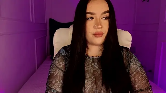 tinafox  online show from April 7, 2026, 7:10 am