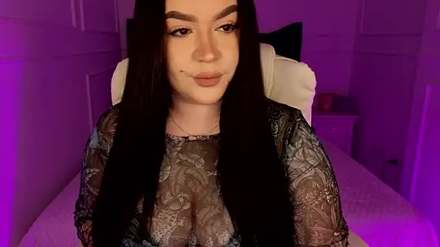 tinafox  online show from April 11, 2026, 7:05 am