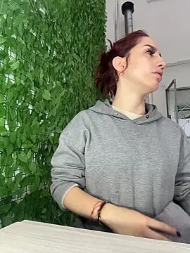 elodie rouge online show from March 17, 2026, 11:24 am