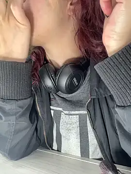 elodie rouge online show from March 23, 2026, 11:43 am