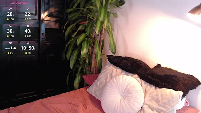 Mia Volkova  online show from May 22, 2026, 4:05 pm
