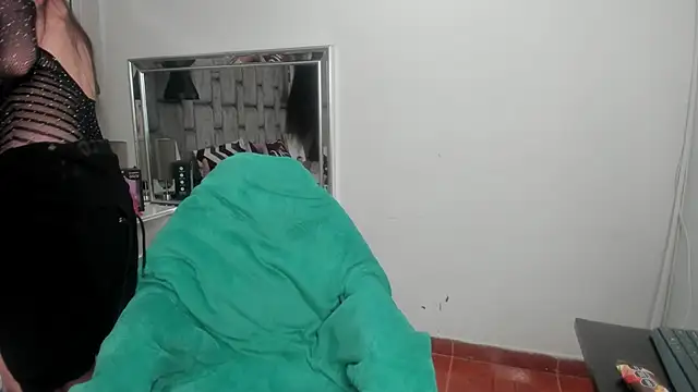 JenniQ69 online show from February 5, 2026, 1:29 pm