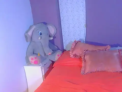 PaulinaWilliams online show from April 16, 2026, 9:39 pm