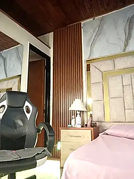 Snapshot of RossyAlvarez chatting on April 1, 2026, 12:57 am RossyAlvarez online show from April 1, 2026, 12:57 am