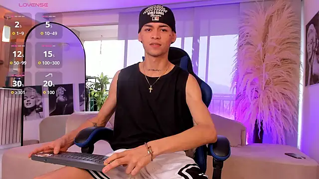 LennerCollins  online show from May 25, 2026, 12:48 pm