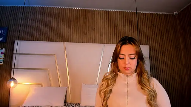 Snapshot of Xara_Shadow chatting on March 19, 2026, 10:54 pm Xara Shadow online show from March 19, 2026, 10:54 pm