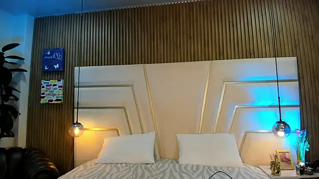 Snapshot of Xara_Shadow chatting on March 28, 2026, 11:17 pm Xara Shadow online show from March 28, 2026, 11:17 pm