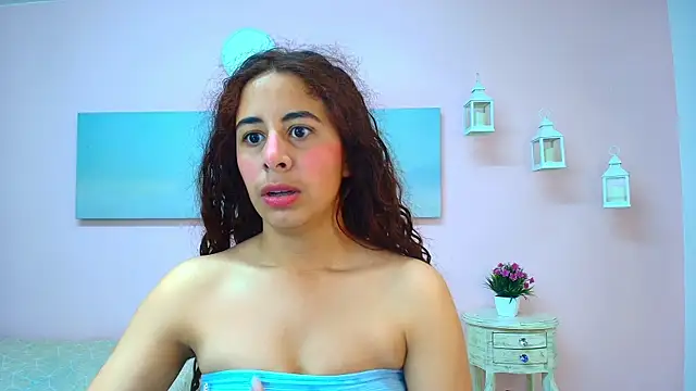 Snapshot of scarlett_clyde chatting on July 1, 2026, 12:38 pm scarlett clyde online show from July 1, 2026, 12:38 pm