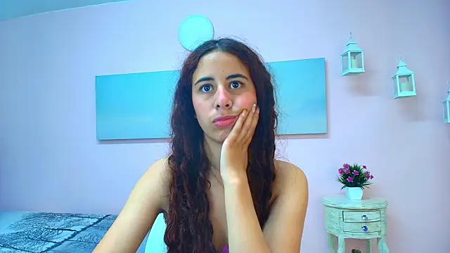 Snapshot of scarlett_clyde chatting on July 15, 2026, 12:45 pm scarlett clyde online show from July 15, 2026, 12:45 pm