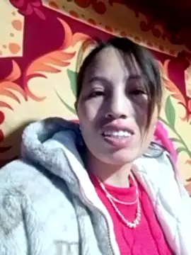 Snapshot of Gummiesu chatting on February 9, 2026, 6:50 pm Gummiesu online show from February 9, 2026, 6:50 pm