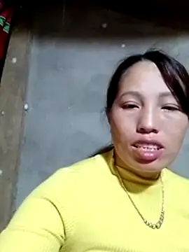 Snapshot of Gummiesu chatting on February 24, 2026, 8:53 pm Gummiesu online show from February 24, 2026, 8:53 pm