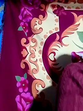 Snapshot of Gummiesu chatting on February 4, 2026, 7:42 pm Gummiesu online show from February 4, 2026, 7:42 pm