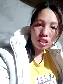 Snapshot of Gummiesu chatting on February 17, 2026, 9:01 pm Gummiesu online show from February 17, 2026, 9:01 pm