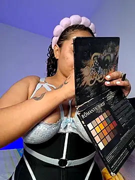 Snapshot of curly_girl_31 chatting on February 5, 2026, 7:10 pm curly girl 31 online show from February 5, 2026, 7:10 pm