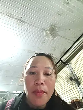 Snapshot of Jooj- chatting on May 5, 2026, 2:42 pm Jooj- online show from May 5, 2026, 2:42 pm