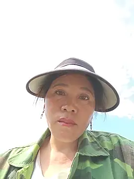 Snapshot of Jooj- chatting on May 15, 2026, 8:23 am Jooj- online show from May 15, 2026, 8:23 am