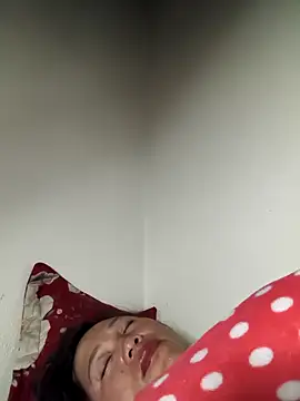 Snapshot of Jooj- chatting on May 4, 2026, 10:34 pm Jooj- online show from May 4, 2026, 10:34 pm