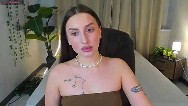 Snapshot of Celine_Coello chatting on March 28, 2026, 11:00 am Celine Coello online show from March 28, 2026, 11:00 am