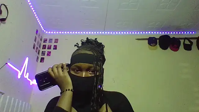 Snapshot of BZ2023 chatting on February 17, 2026, 12:24 pm BZ2023 online show from February 17, 2026, 12:24 pm