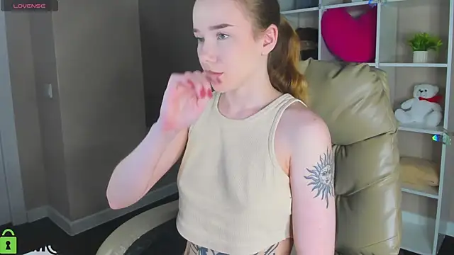 Snapshot of Nicole_Vasquez chatting on March 19, 2026, 1:05 am Nicole Vasquez online show from March 19, 2026, 1:05 am