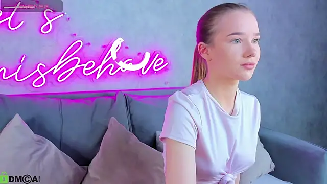 Snapshot of Nicole_Vasquez chatting on March 4, 2026, 9:28 am Nicole Vasquez online show from March 4, 2026, 9:28 am