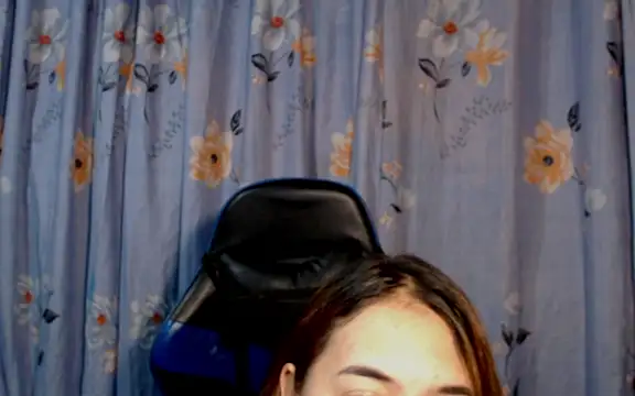 Snapshot of pinay_mayahiga chatting on April 4, 2026, 5:19 pm pinay mayahiga online show from April 4, 2026, 5:19 pm