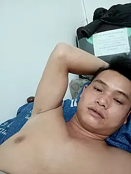 Snapshot of Maycute18 chatting on March 1, 2026, 1:44 pm Maycute18 online show from March 1, 2026, 1:44 pm