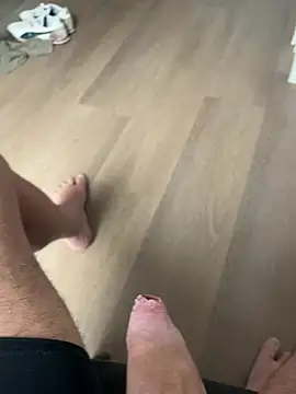 longdong00789 online show from April 21, 2026, 8:43 am