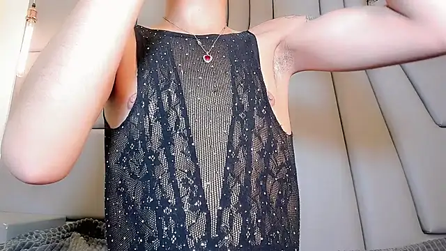 Miss-Saraii online show from February 26, 2026, 7:47 pm