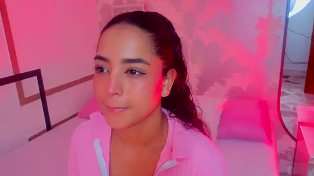 Emma Thompssonn online show from May 11, 2026, 12:17 pm