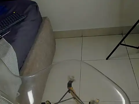 Snapshot of AndrewKenoxx_ chatting on February 26, 2026, 7:36 pm AndrewKenoxx online show from February 26, 2026, 7:36 pm