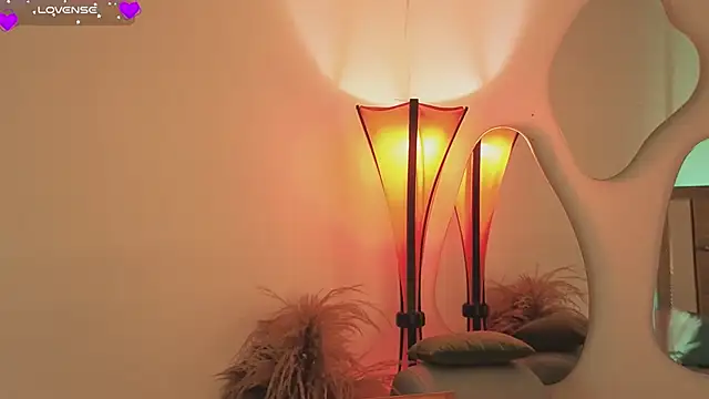 fransheskarossi online show from March 29, 2026, 11:56 am