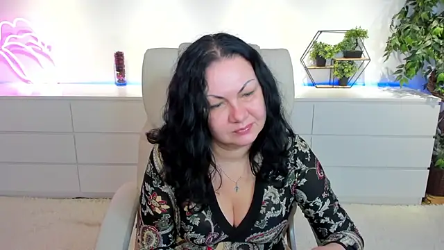 IrissMoon online show from February 25, 2026, 6:35 am